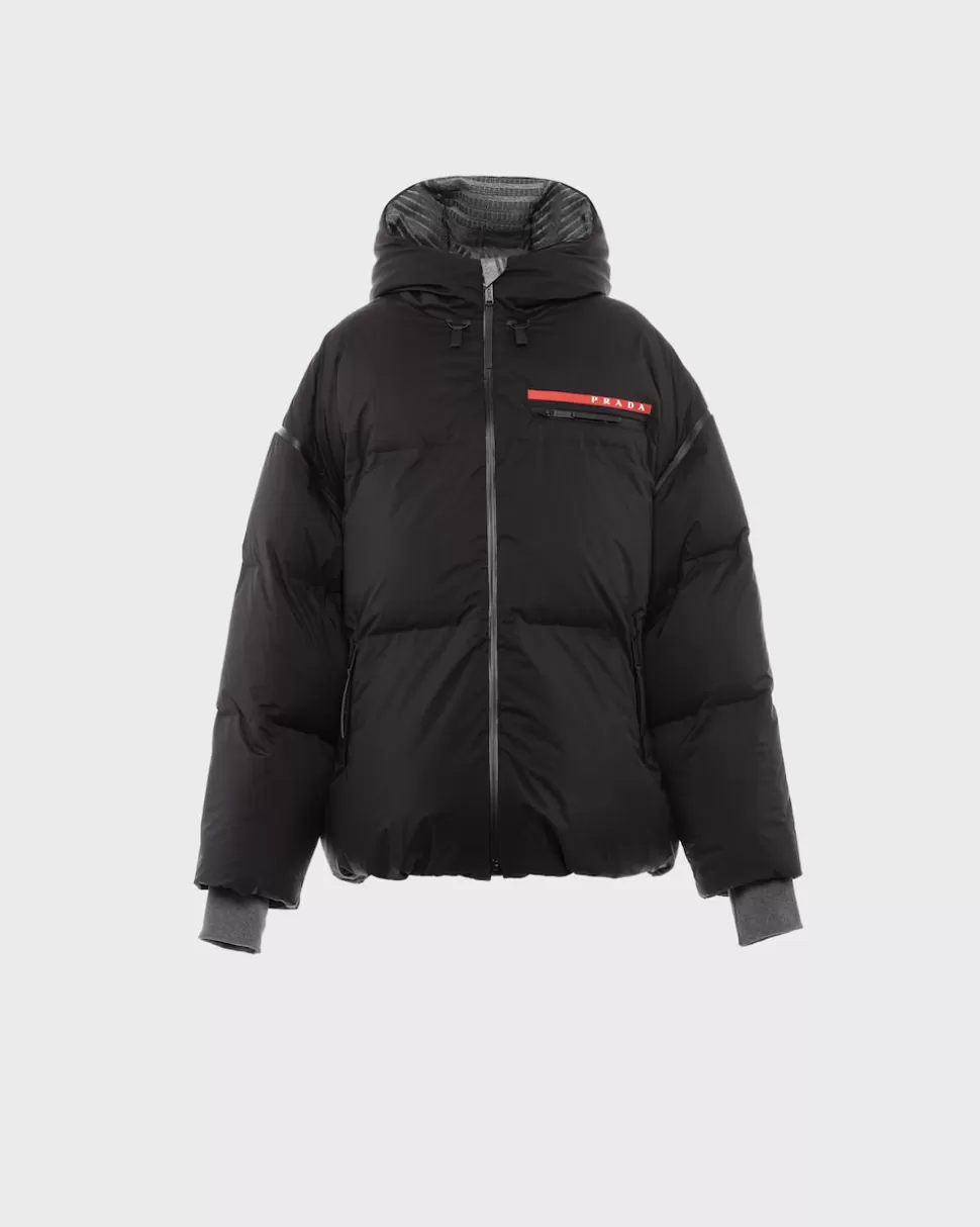 Shop Prada Daunenjacke Mit Kapuze Aus Light Re-nylon Schwarz/Grau