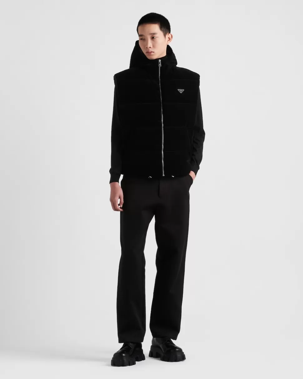 Shop Prada Daunenweste Mit Kapuze Aus Funktionsgewebe Schwarz