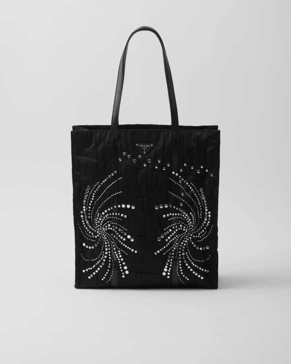 Shop Prada Große Patchwork-tote-bag Aus Re-nylon Mit Stickerei Schwarz