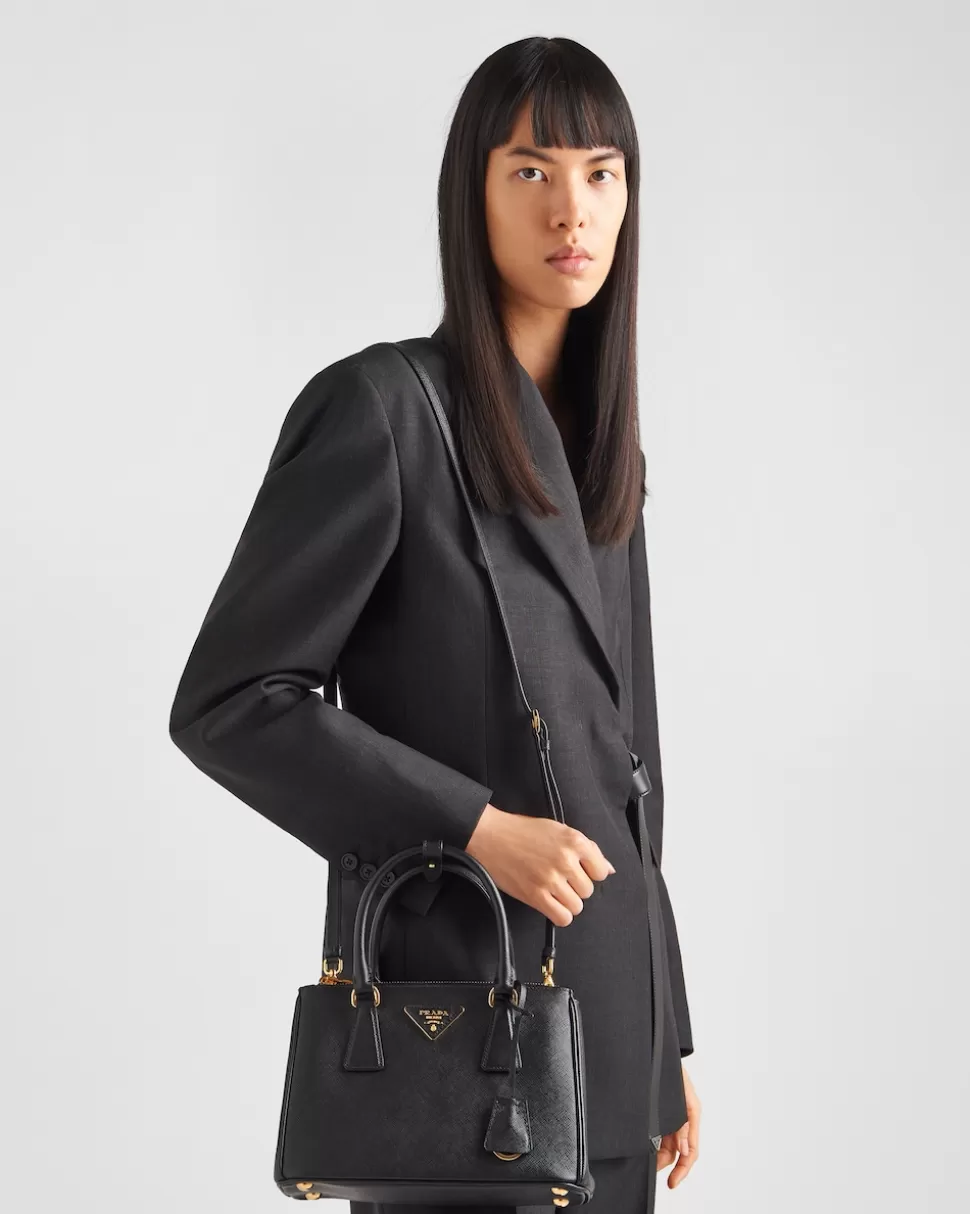 Outlet Prada Kleine Galleria Tasche Aus Saffiano-leder Schwarz