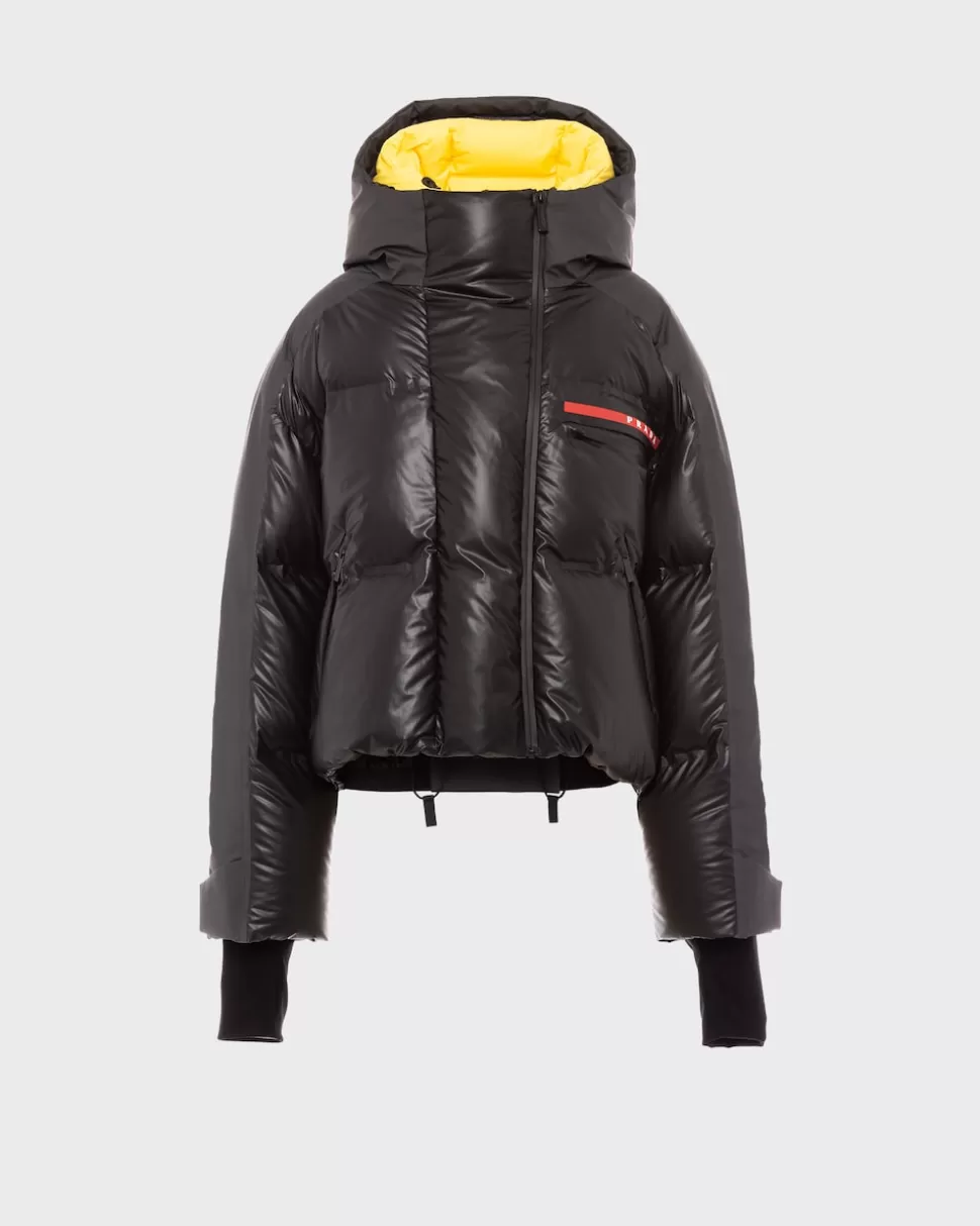 Flash Sale Prada Kurze Daunenjacke Aus Light Re-nylon Schwarz/Gelb