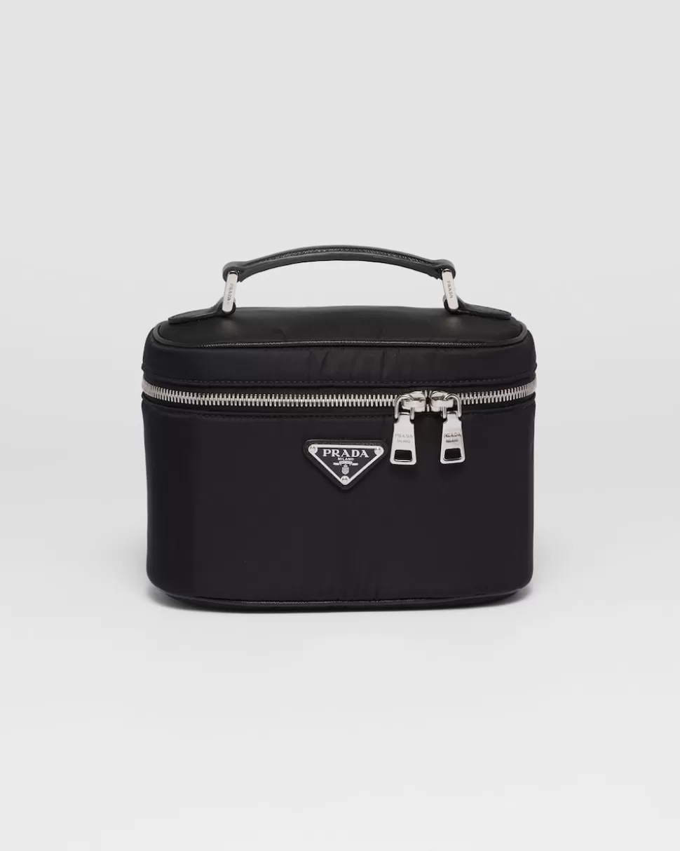 Store Prada Lunchbox-hülle Aus Re-nylon Schwarz