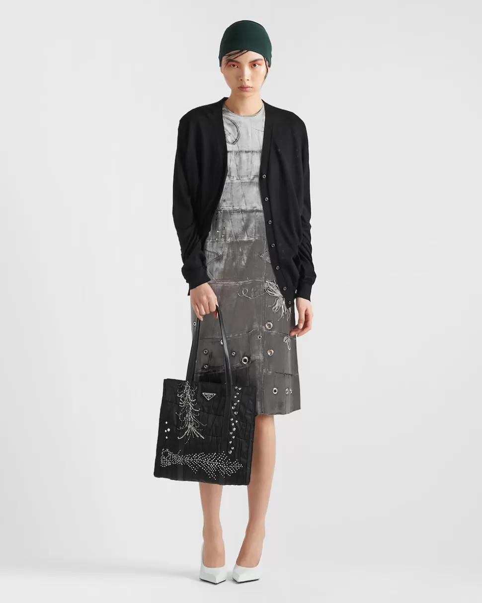 Clearance Prada Mittelgroße Patchwork-tote-bag Aus Re-nylon Mit Stickerei Schwarz
