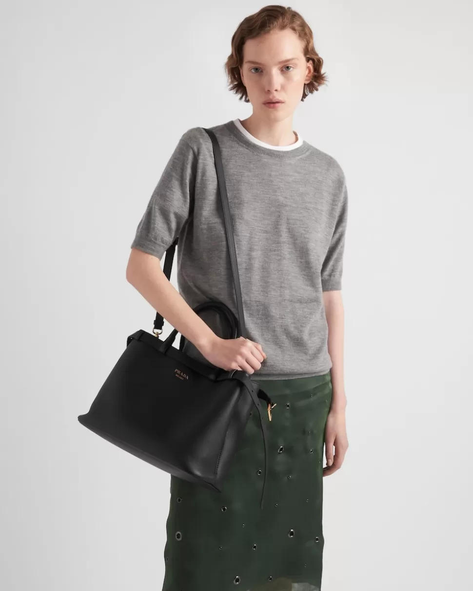 Shop Prada Mittelgroße Buckle Handtasche Aus Leder Mit Doppeltem Gürtel Schwarz
