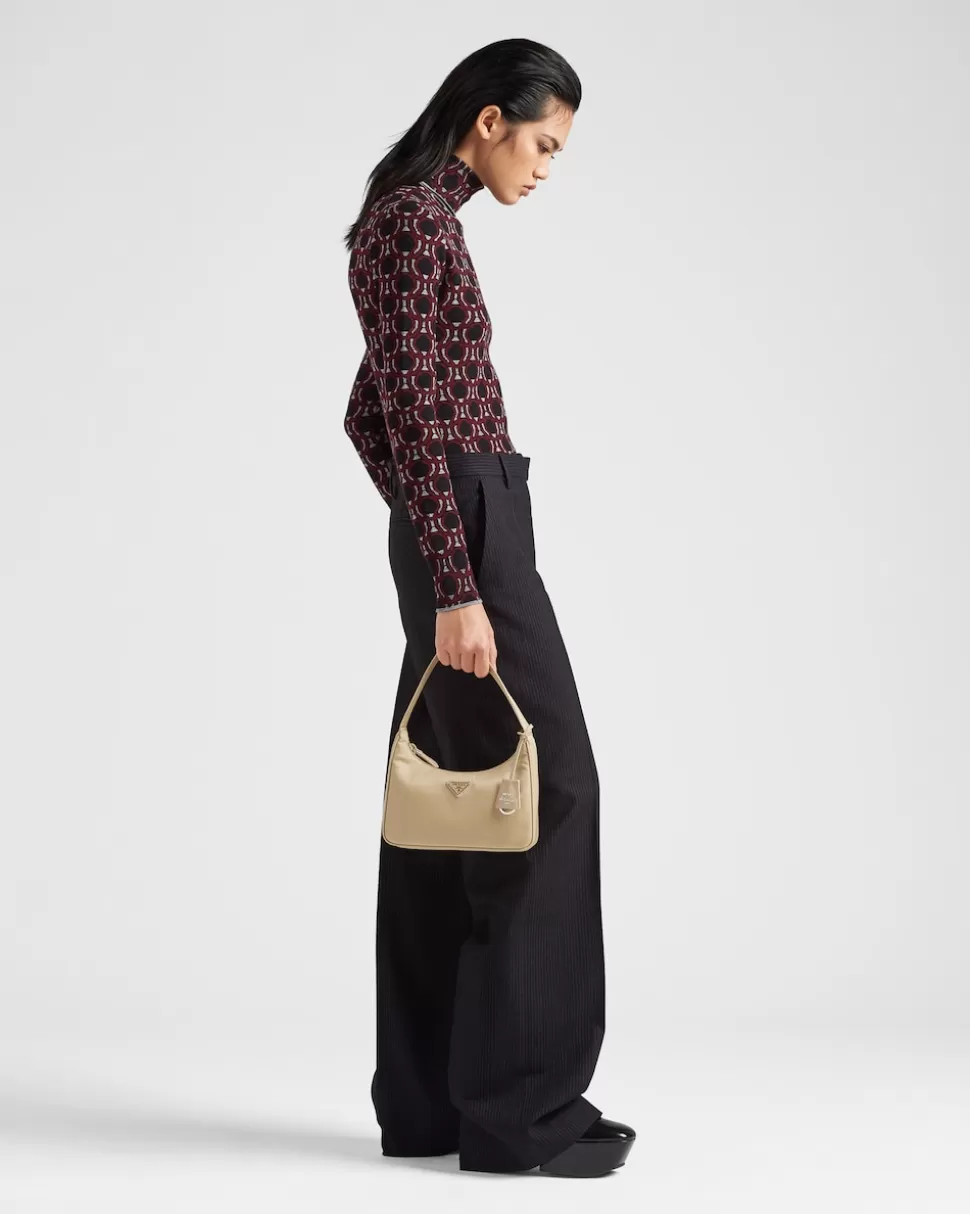 Store Prada Re-edition 2000 Mini Bag Aus Re-nylon Schwarz
