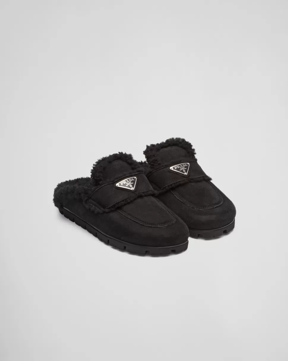 Shop Prada Slippers Aus Lammfell Schwarz