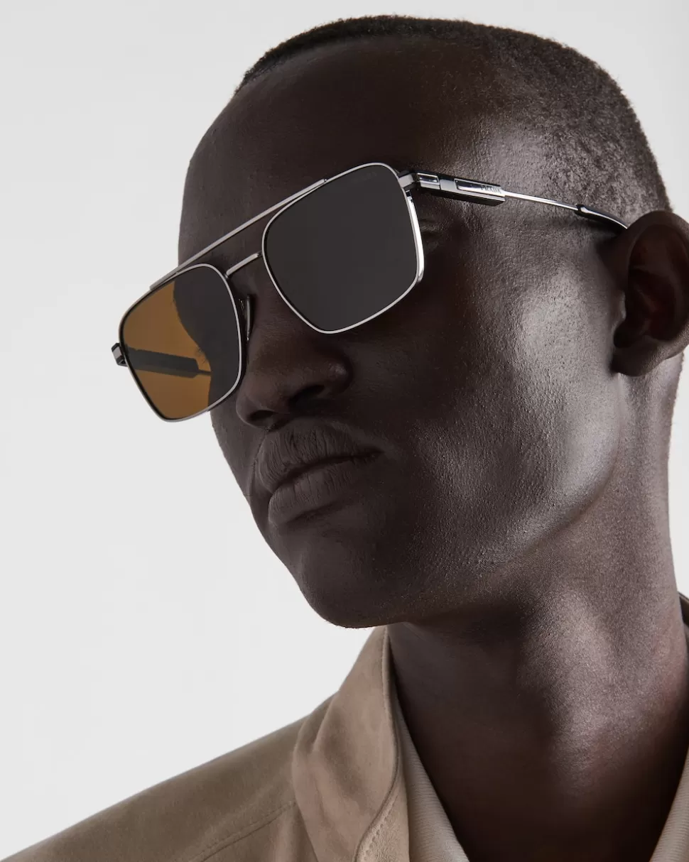 Best Sale Prada Sonnenbrille Mit Ikonischer Plakette Aus Metall LodengrüneGläser