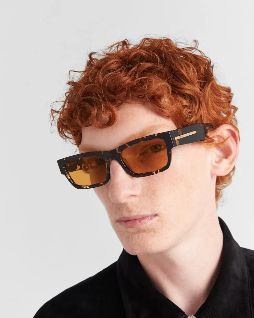 Clearance Prada Sonnenbrille Mit Ikonischer Plakette Aus Metall