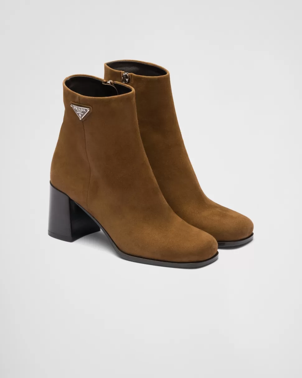 Shop Prada Stiefeletten Aus Wildleder Hellbraun