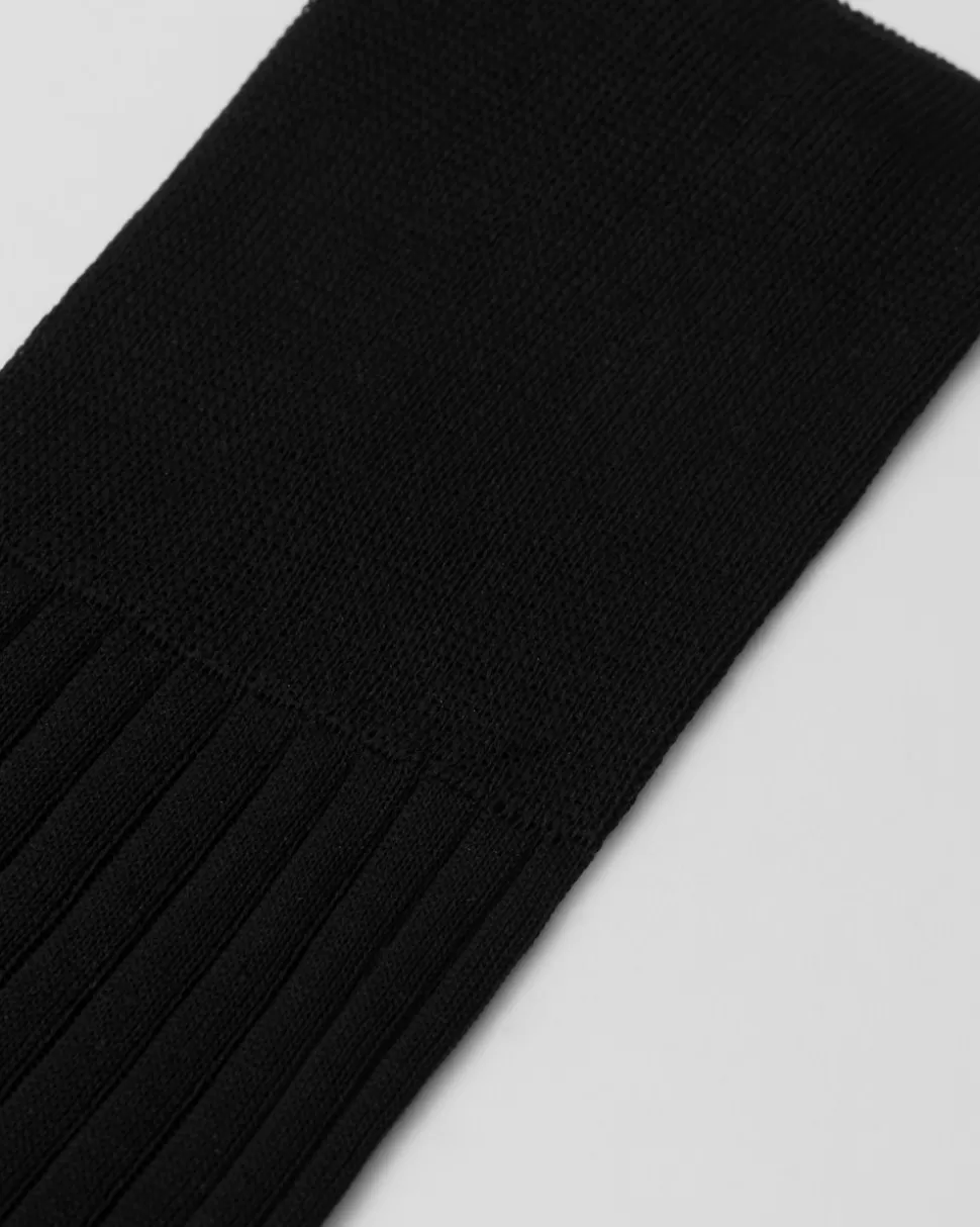 Shop Prada Wadenlange Socken Aus Baumwolle Schwarz